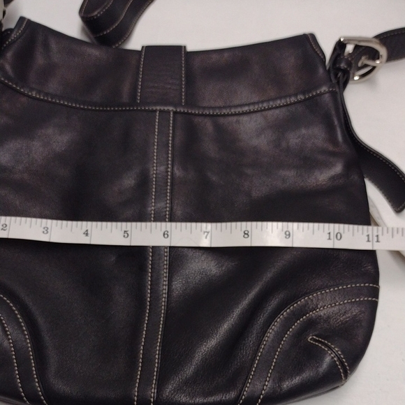 Coach Black Leather Shoulder Bag with Buckle Closure - Picture 13 of 15